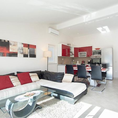 Nice Apartment In Ostrvica With Kitchen Extérieur photo